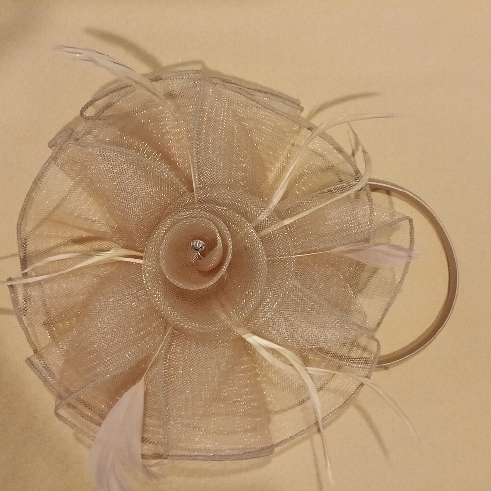 Chic Cream Fascinator with Feathers